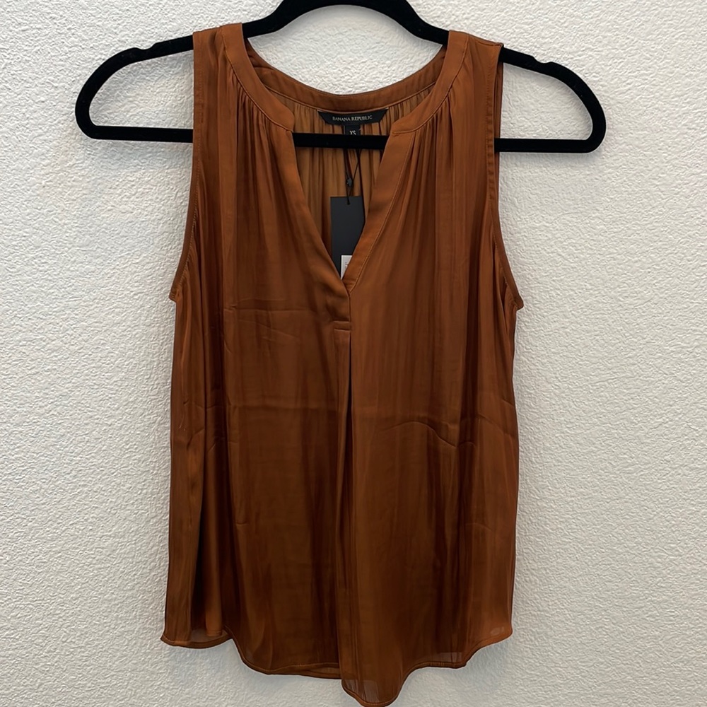 NWT banana republic, brown silky shirt